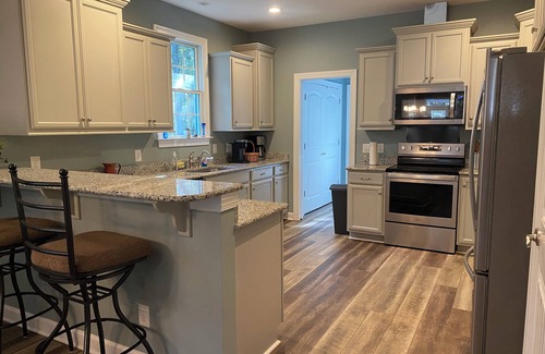 Chapel Hill House | Guesthouse at High Spirits Farm 3-bed 2-bath