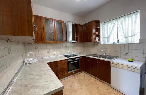 Sauk House | GuestHouse Brahja, Tirana