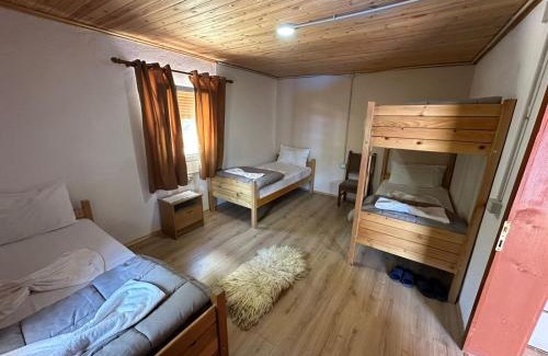 Shale House | Guesthouse Kroni I Micanit