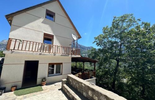 Shale House | Guesthouse Kroni I Micanit