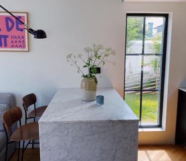 Saro House | Guesthouse, not even a minute walk to the ocean