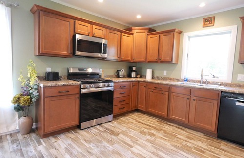 Houghton House | Guesthouse w/Heated garage/Fib intern/EV near MTU