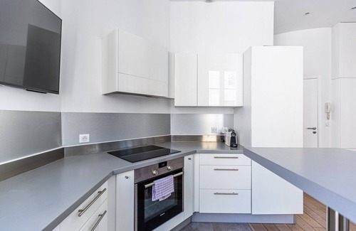 Hotel de Ville - Quinconces Apartment | GuestReady - A bright minimalism in the centre