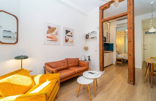 Golden Triangle of Art Apartment | GuestReady - Barrio de las Letras Nest