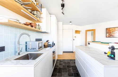 Gare Apartment | GuestReady - Bright and Chic Retreat with Balcony