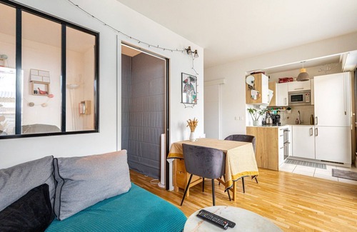Clichy Apartment | GuestReady - Bright home with Private Balcony