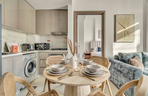Nad Al Sheba Apartment | GuestReady - Contemporary retreat at Azizi Gardens