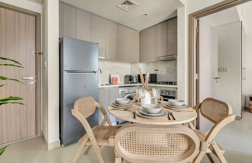 Nad Al Sheba Apartment | GuestReady - Contemporary retreat at Azizi Gardens