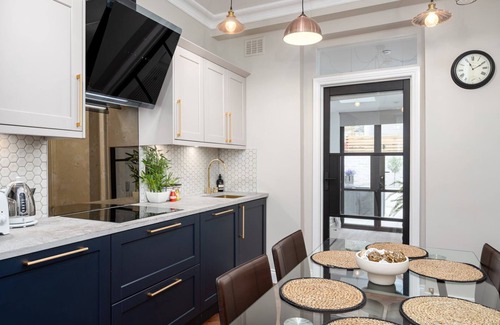 Pimlico Apartment | GuestReady – Elegant 3BR Near Victoria Station