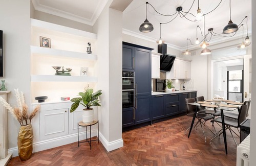 Pimlico Apartment | GuestReady – Elegant 3BR Near Victoria Station