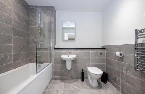 Vauxhall Apartment | GuestReady - Elegant Tranquility in Vauxhall