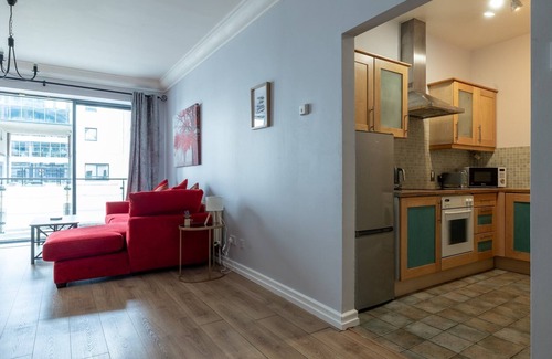 City Centre Dublin Apartment | GuestReady - Modern Docklands retreat in Dublin