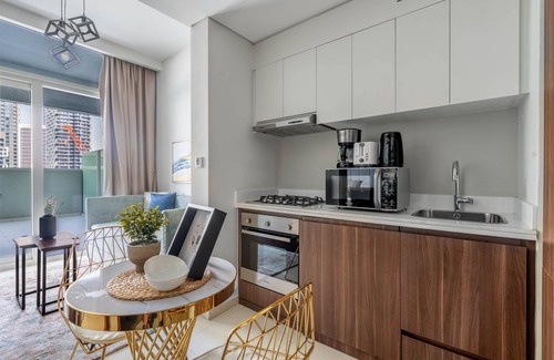 Downtown Dubai Apartment | GuestReady - Modern living at Reva Residence