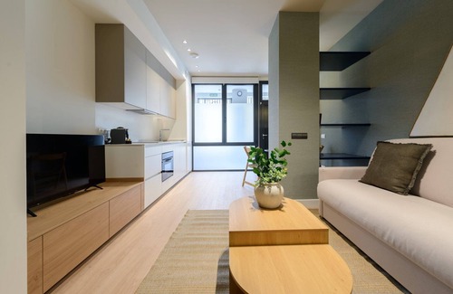 Ciudad Universitaria Apartment | GuestReady - Modern Madrid Dúplex