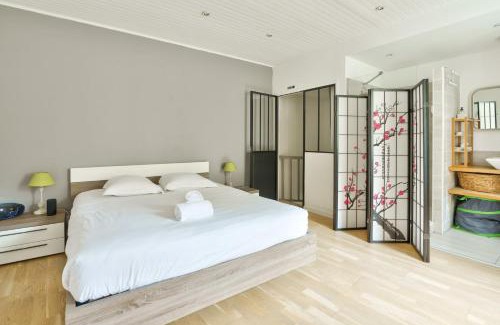 Hotel de Ville - Quinconces Apartment | GuestReady - Old town charm and modern comfort