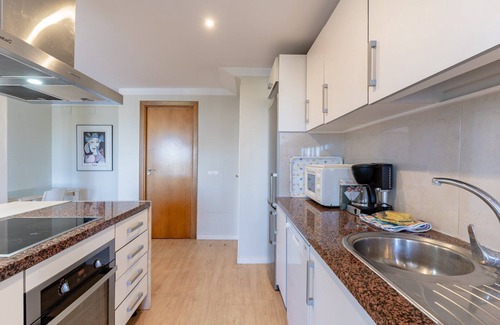 Torremolinos Ski Chalet | GuestReady - Poolside Paradise in the Suburbs 2
