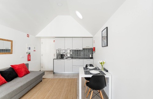 Aveiro Apartment | GuestReady - Ria Reflection Studio 2
