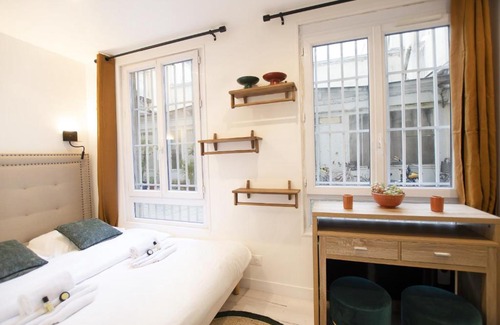 Quartier de la Porte-Saint-Denis Apartment | GuestReady - Studio with Jacuzzi in the 10 th