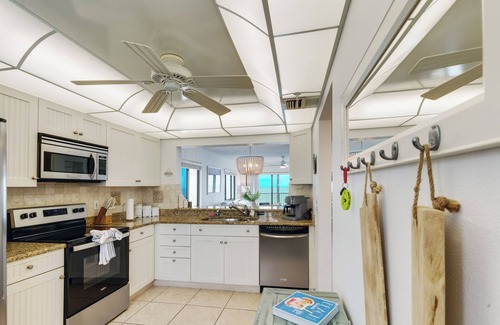 Madeira Beach Condo | GUESTS RAVE: "The View!" - Beachfront Gulf-Facing 9th-Floor Corner Unit!