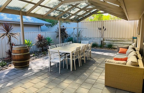 Waterhouse House | Guichen Villa 3 - Wi-Fi, Pets welcome outside