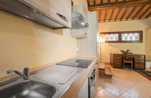 San Gimignano Apartment | Guido De Poppi Apartment with Pool Ap. 4