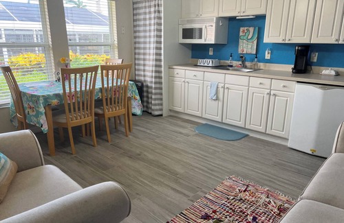 Caloosahatchee House | Gulf Access Waterfront Large One or Two Bedroom In Law Suite