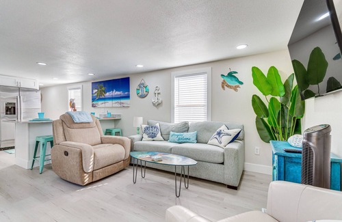 Gulf Breeze House | Gulf Breeze Home w/Deck: Walk to Public Boat Ramp
