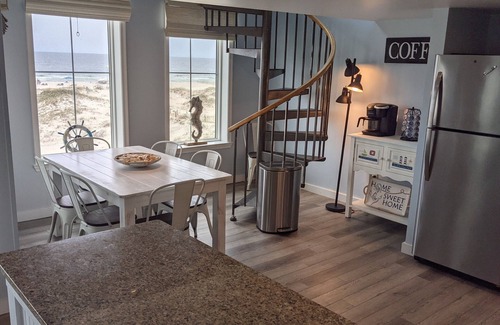 Fort Morgan Condo | Gulf Coast Beach Front Condo with Panoramic Views!