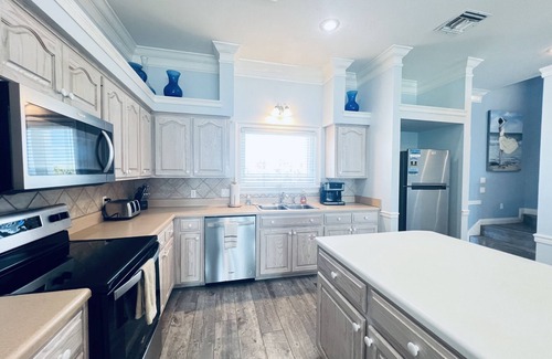 Laguna Beach Estates House | Gulf-Front Beauty-Sleeps 12-Superb Beach Access-Heartfelt Hospitality