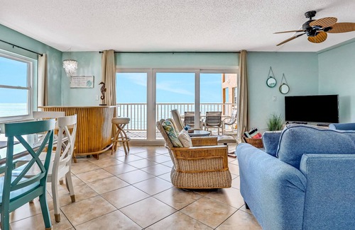 Indian Shores Condo | Gulf-front condo with heated pool & private balcony - amazing views