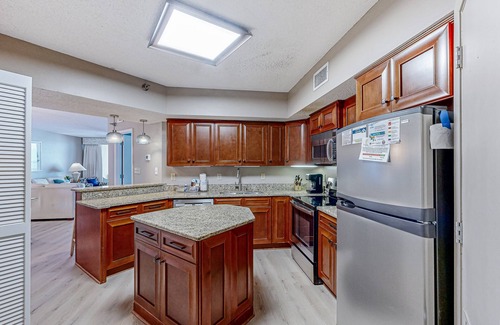 Orange Beach Condo | Gulf front condo w/unobstructed beach views - shared pools, hot tub, & tennis