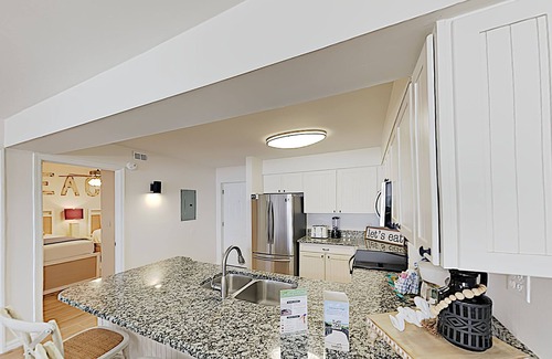 Destin Condo | Gulf Front Condo with Stunning View and Resort Amenities