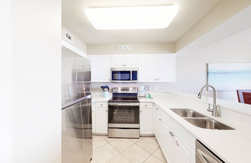 Fort Walton Beach Condo | Gulf-front family condo with pool & hot tub, AC, private W/D, balcony, WiFi