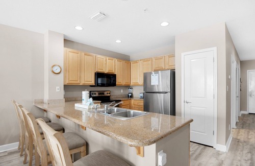 Upper Grand Lagoon Condo | 🌞Gulf FRONT-Pet Friendly-3BR Grandview East 1602🌞