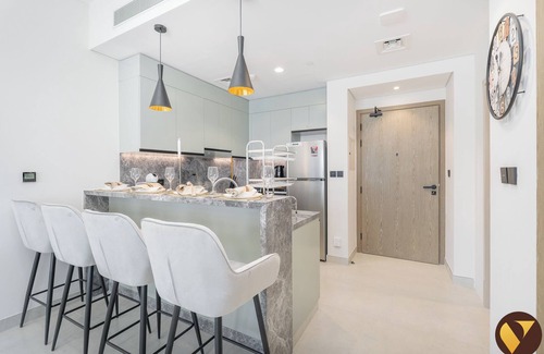 Dubai Apartment | Gulf Gate Near Golf Club Parks & Pool