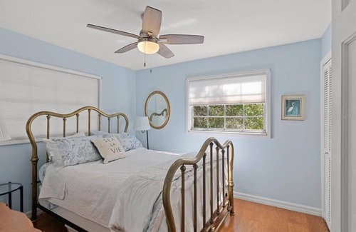 Holiday House | Gulf of Mexico Cozy 2-bedroom stilt house in charming Holiday with WiFi, AC