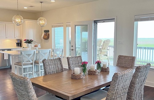 Galveston House | Gulf Pelican Villa - OCEANFRONT Luxury Oasis - Fully Fenced & Pet Friendly