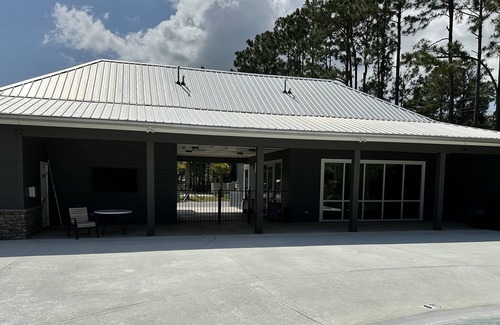 Oak RV Rental | Gulf Shores, AL RV Lot at Whispering Pines RV Resort West