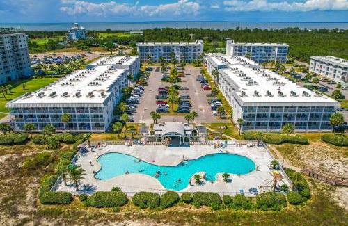 Fort Morgan Apartment | Gulf Shores Escape Resort Condo with Balcony