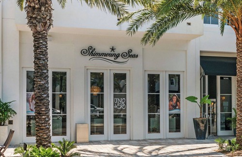 Rosemary Beach House | Gulf Side, Near to Beach, Pool, Beach Chairs, Bikes +Free Attraction Tickets!