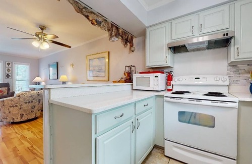 Fort Morgan House | Gulf view, family-friendly townhome