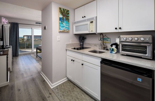 Fort Walton Beach Apartment | Gulf View Island Studio w/Restaurant Nearby