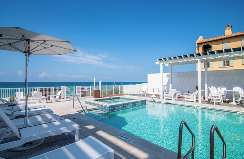 Seagrove Beach Condo | Gulf Views And Gulf Front Pool- Viridian Residences 201 By Royal Destinations