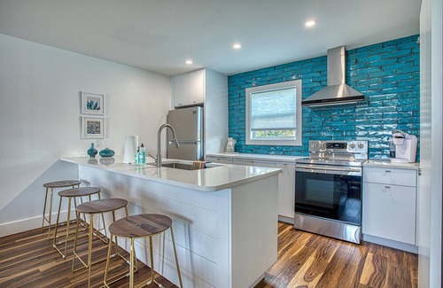 Inlet Beach House | Gulf Views! Only 30 Seconds to the beach Modern Amenities Meets Vintage Charm