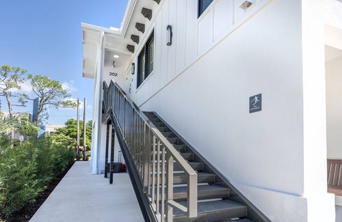 Central Sarasota Apartment | Gulfside Sarasota Retreat – Beach Close By