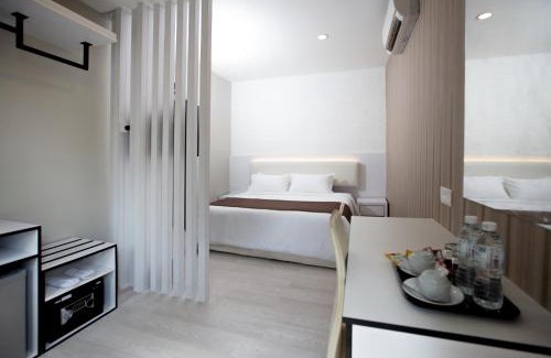 Downtown George Town Hotel | Gurney Lodge