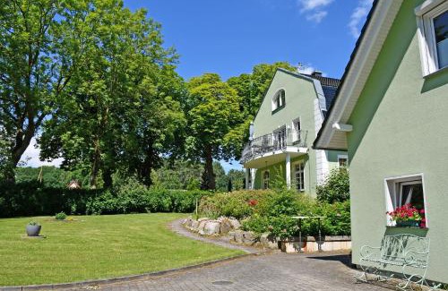 Rugen Island Apartment | Gutshaus Appartements mit Kamin S