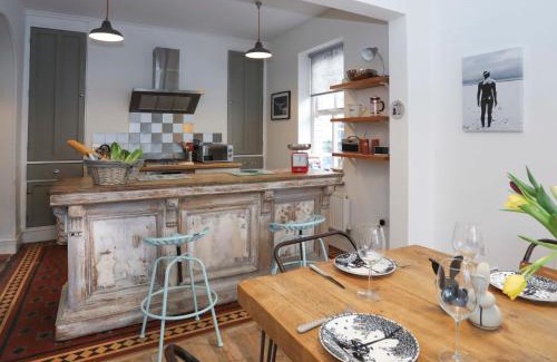 Beaumaris House | Gwalia Stores