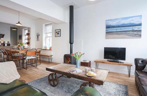 Beaumaris House | Gwalia Stores