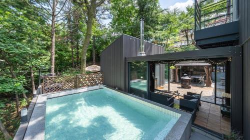 Gwangju House | gwangju chez pompom dokchae poolvilla